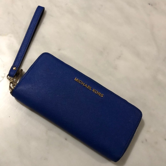 Michael Kors Handbags - Michael kors wallet